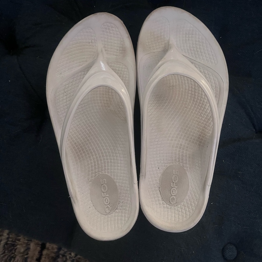 Only worn a few times. Need cleaned, otherwise in perfect condition.